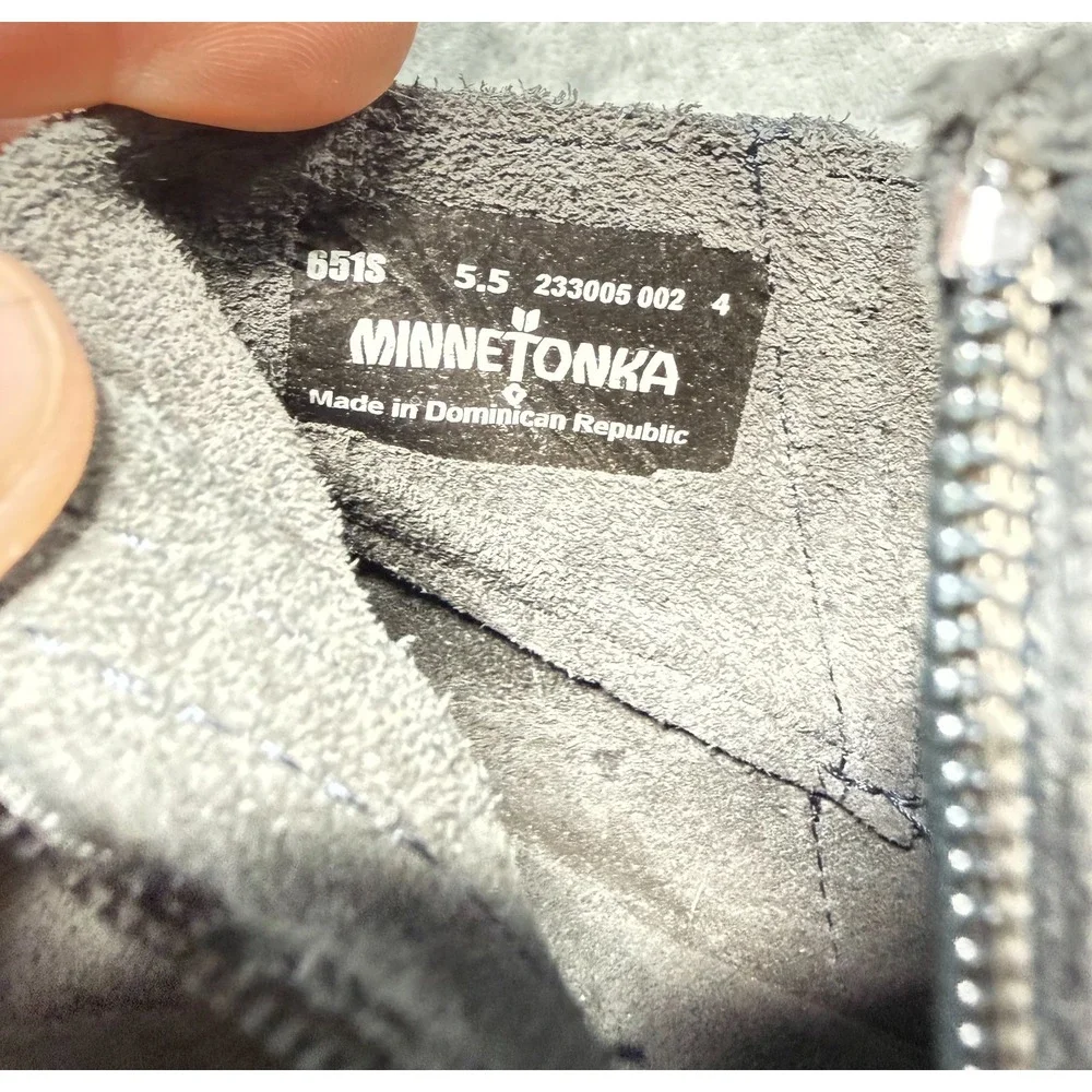 Minnetonka Boots Womens 5.5 Gray Suede Fringe Ankle Moccasin Zip